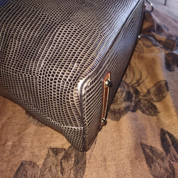 Dooney & Bourke Textured Brown and Black Shoulder Bag - Picture 7 of 12